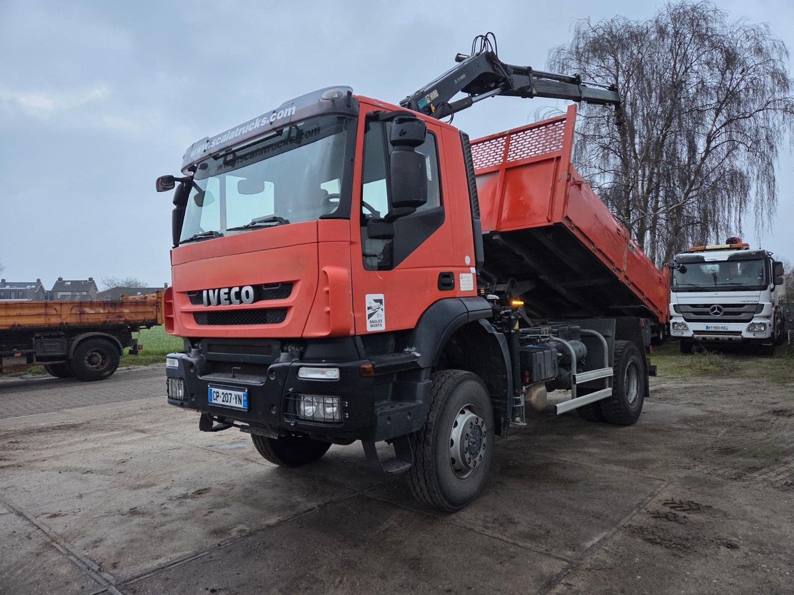 Iveco TRAKKER 310 AD190T31 4X4 TIPPER CRANE HIAB 111 E