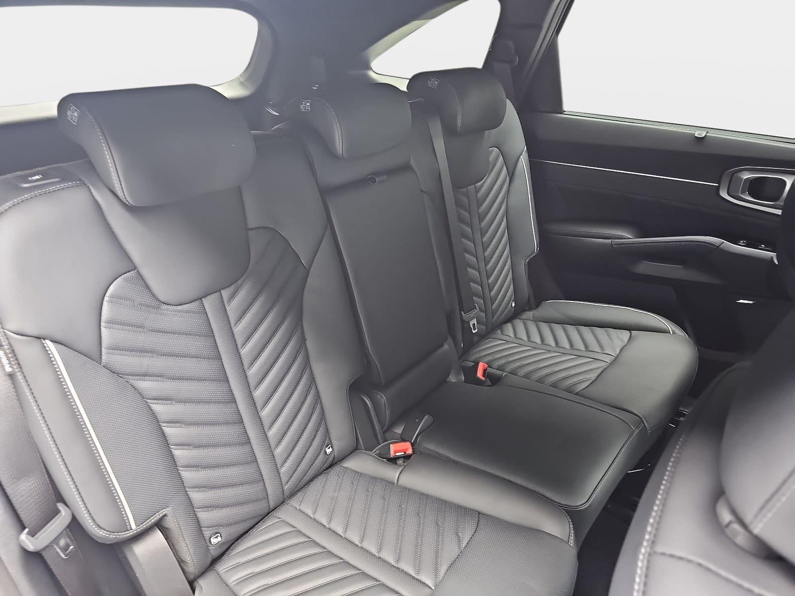 Kia SORENTO 2.2 CRDI AWD DCT8 PLATINUM 7 SITZER LEDE