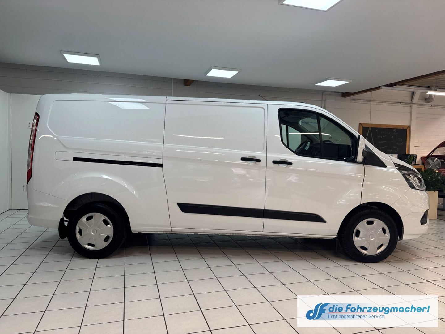 Fahrzeugabbildung Ford Transit Custom Kasten 320 L2 Trend 2.0 TDCi DAB