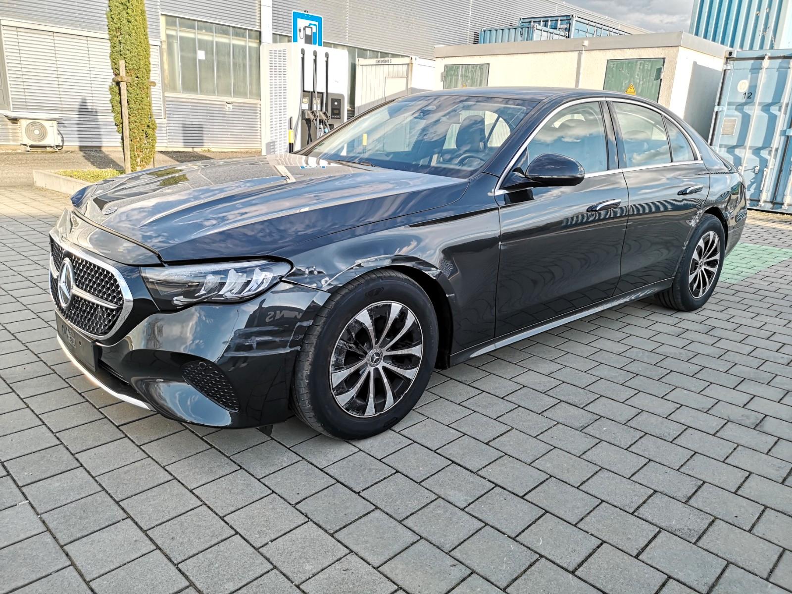 Mercedes-Benz E 220d Virtual Cock NAVI PR MBUX Kamera Ambiente