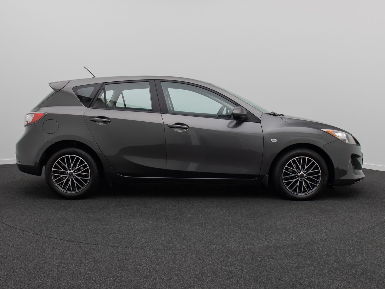 Fahrzeugabbildung Mazda 3 2.0 Edition HiFi GeschwindigReg PDC Totwinkel