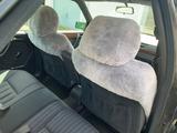 Mercedes-Benz W124 230E - Mercedes-Benz 230 mit Benzin-Antrieb