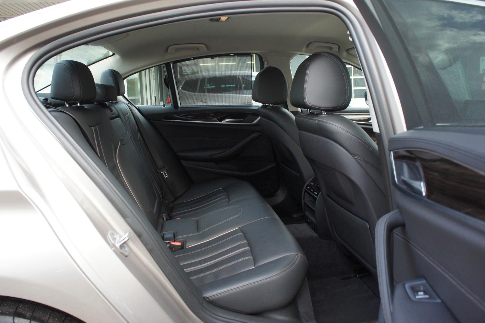 BMW 520d Limousine Luxury-Line *LED*NAVI*KAMERA*AHK*