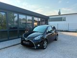 Toyota Yaris Hybrid Comfort*Navi*Klimaauto*Kamera* - Toyota Yaris: Schwarz