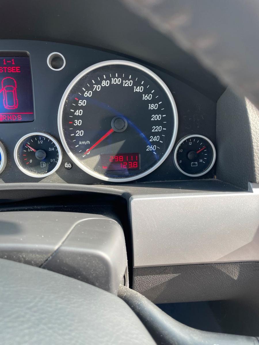 Volkswagen Touareg 2006 — photo 10