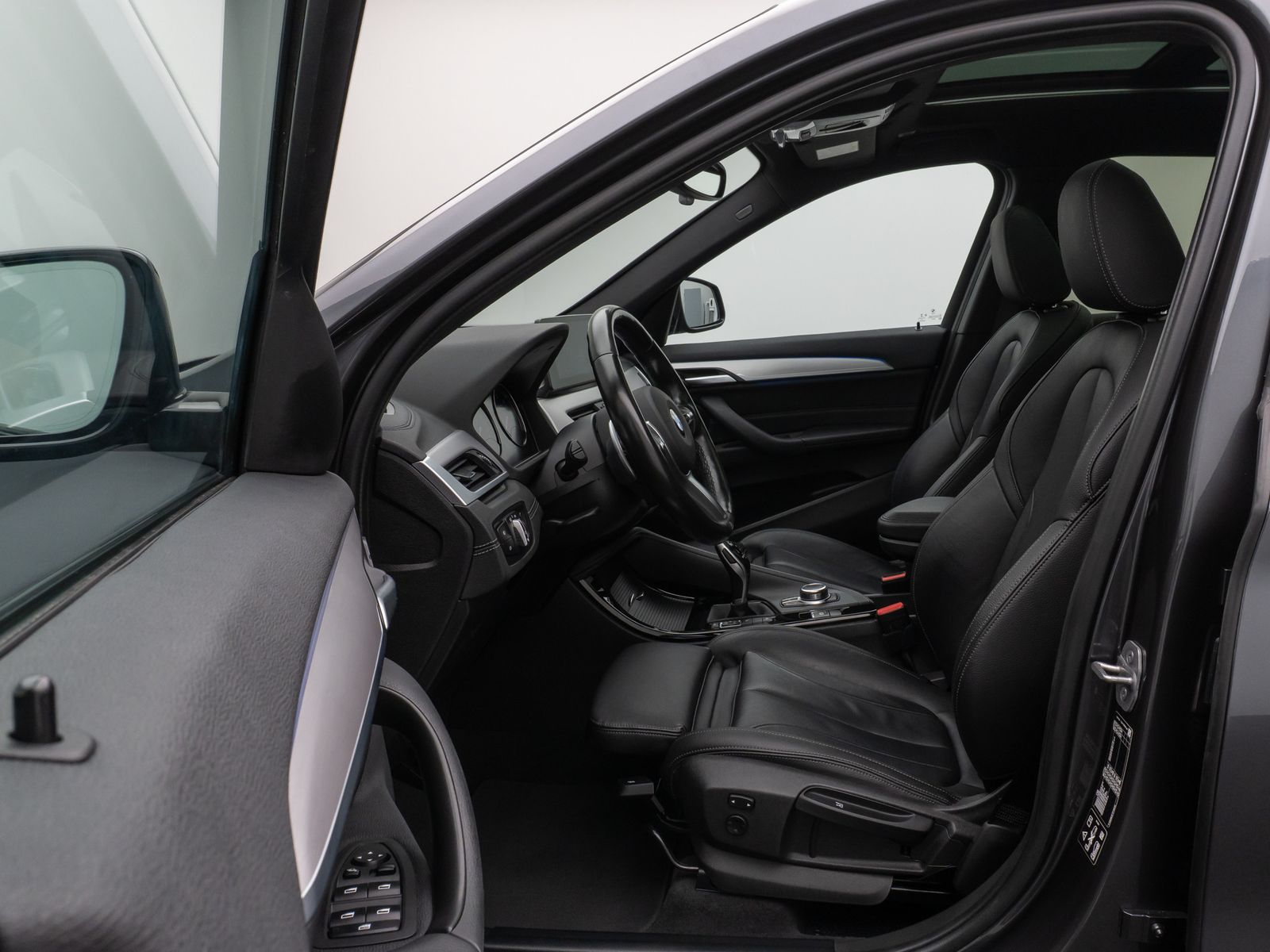 Fahrzeugabbildung BMW X1 xD20d M Sport ACC HUD DAB Panorama HiFi Leder