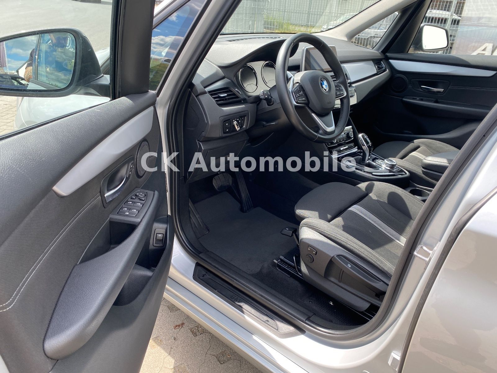 Fahrzeugabbildung BMW 216 d Gran Tourer Advantage/Automatik/Navi/PDC