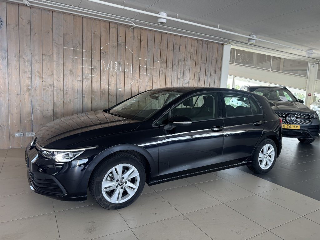 Volkswagen Golf 1.0 eTSI Life Bns