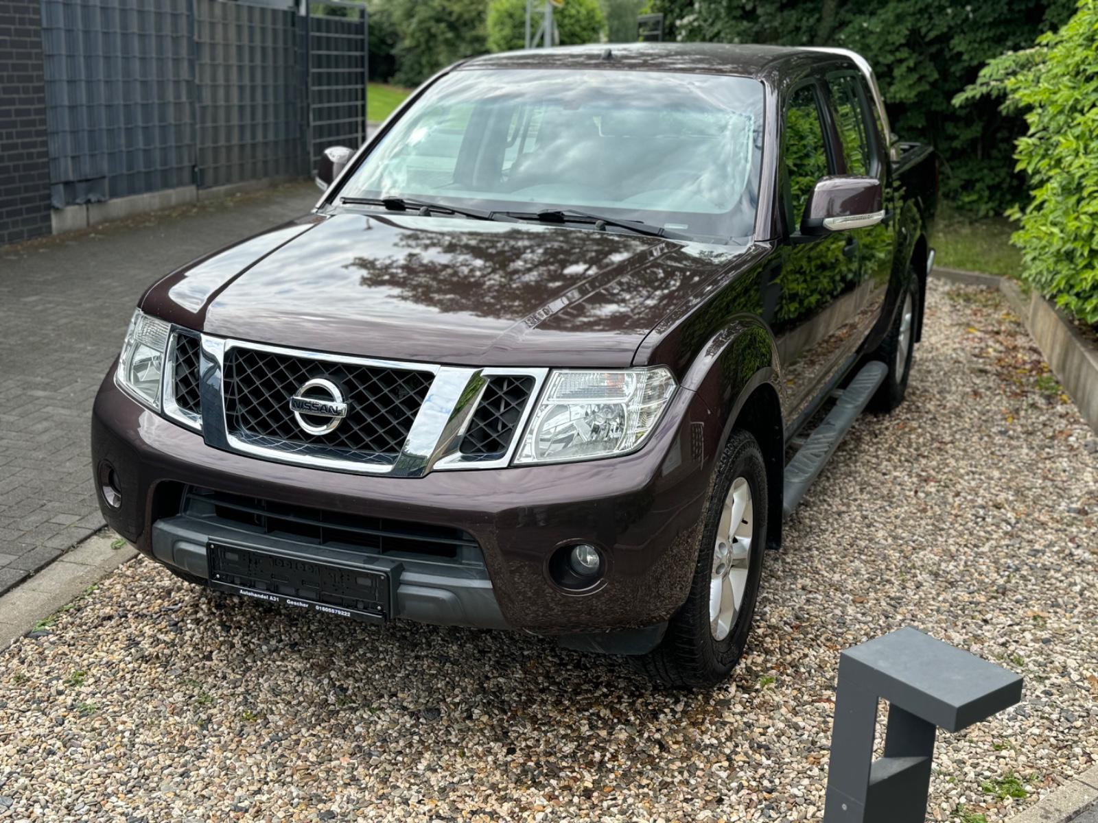 NISSAN NAVARA 2.5 dCi 190ch 4X4 - DOUBLE CAB - HARD-TOP - ATTELAGE - SIÈGES CHAUFFANTS - CLIM BIZONE