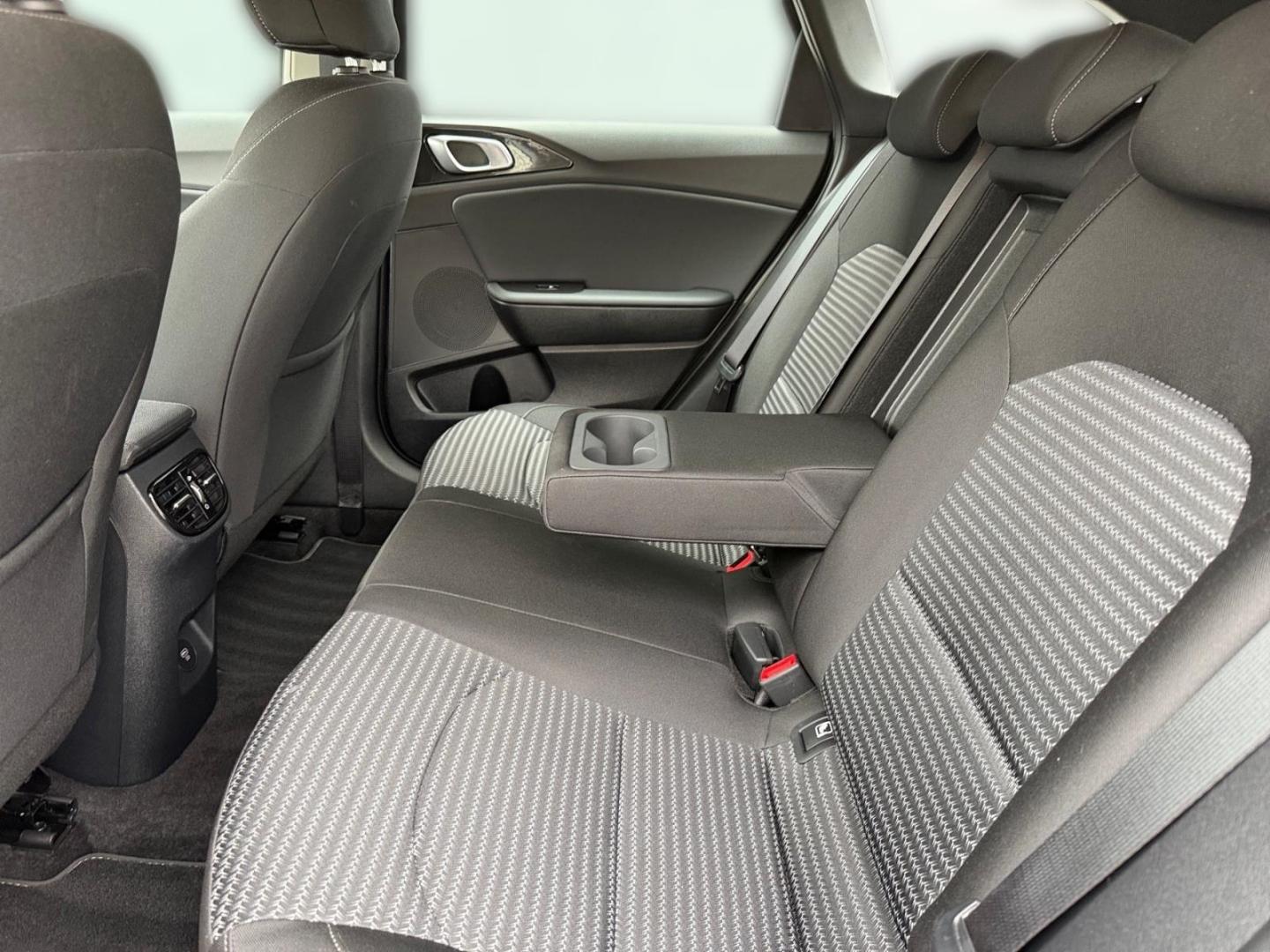 Kia Ceed_sw 1.5T Vision DCT7 Komf+ NAV PDC Klimaauto