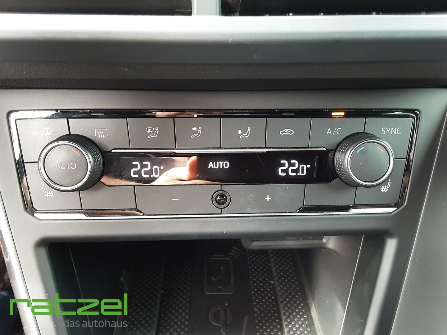 Fahrzeugabbildung Volkswagen Polo VI Highline 1.5 TSI DSG Highline AHK ACC PD