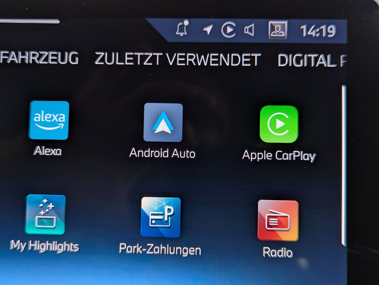 BMW 218 Active Tourer i Panorama Sport-Sitze AHK - Image 25