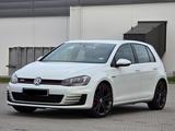 Volkswagen Golf VII GTI | AHK | TÜV NEU