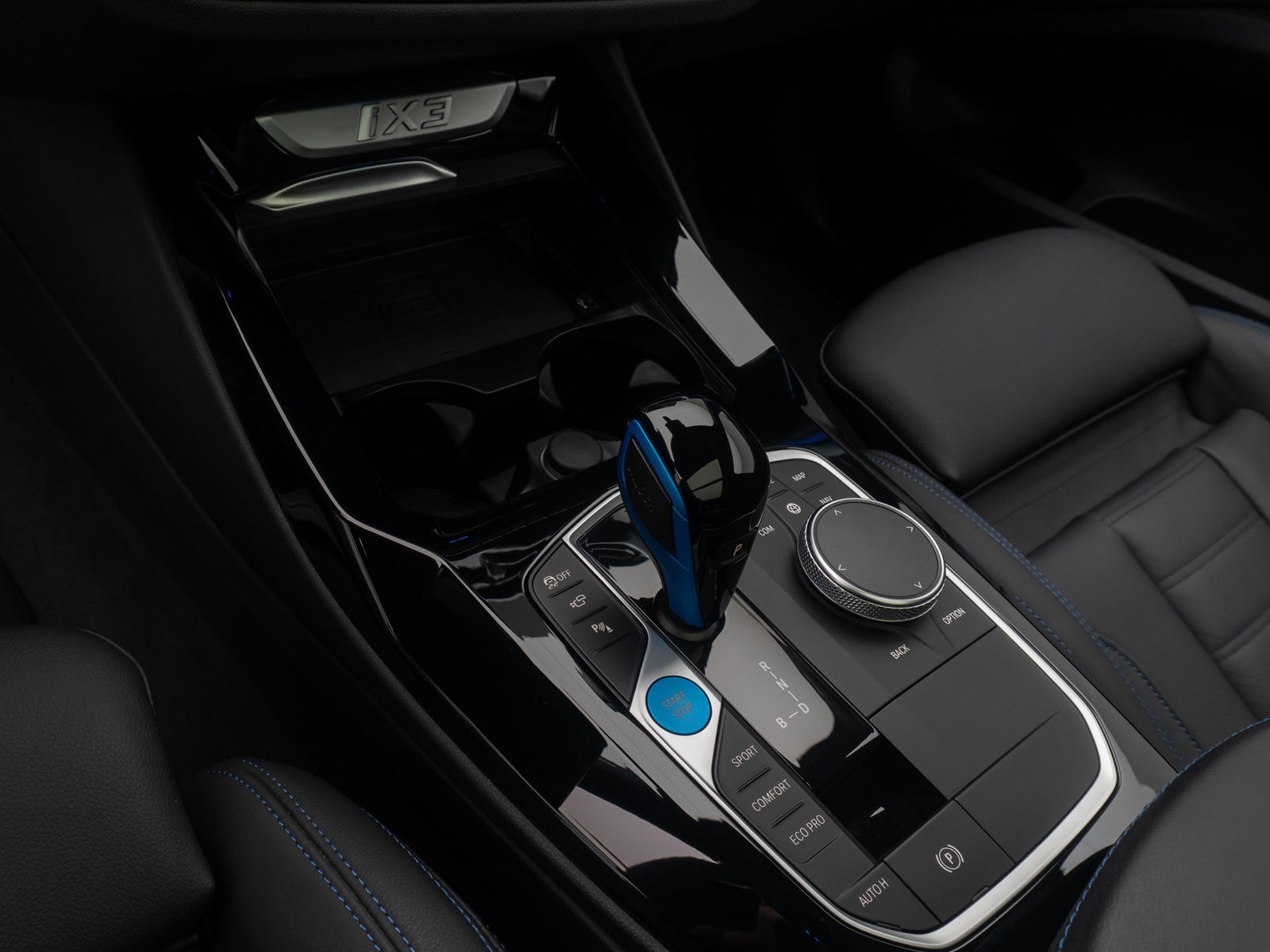 Fahrzeugabbildung BMW iX3 Impressive 360° HUD Alarm Sportsitz H/K ACC