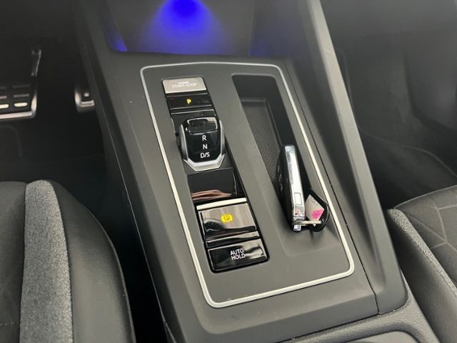 Fahrzeugabbildung Volkswagen Golf 1.5 eTSI DSG GOAL MATRIX NAVI AHK GJR