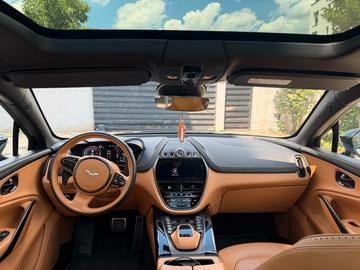 صورة 8 لـ 2021 Aston Martin DBX
