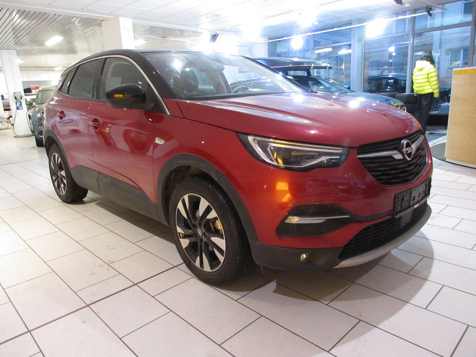 Fahrzeugabbildung Opel Grandland X 1.2T ULTIMATE LED/NAVI/SHZ/LHZ/CAM