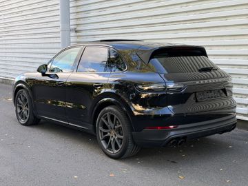 Porsche Cayenne - 3