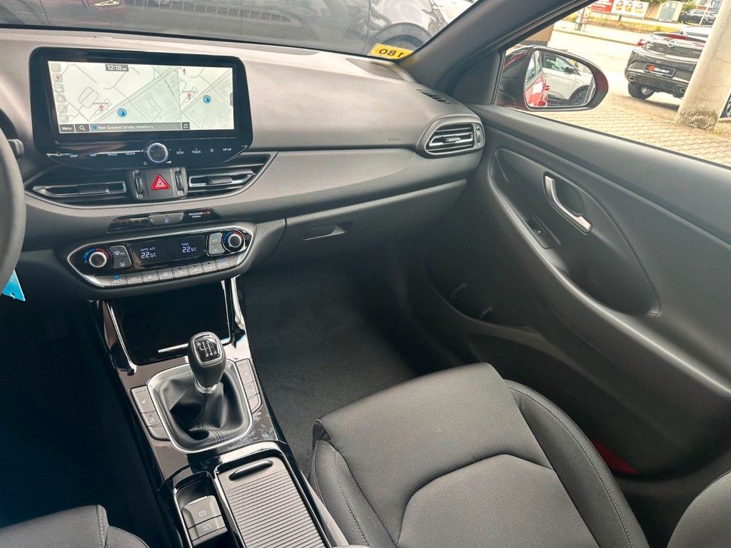 Fahrzeugabbildung Hyundai i30 Advantage 1.0 T-GDI 100PS Navi/SHZ/Kamera