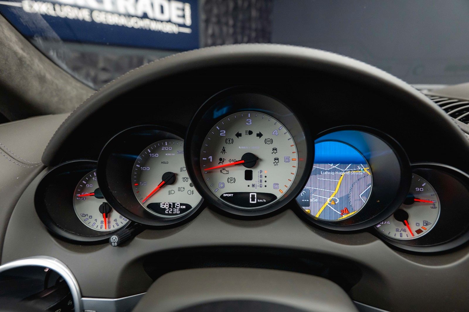 Fahrzeugabbildung Porsche Cayenne S Sport-Design Paket Carbon KERAMIK *LED