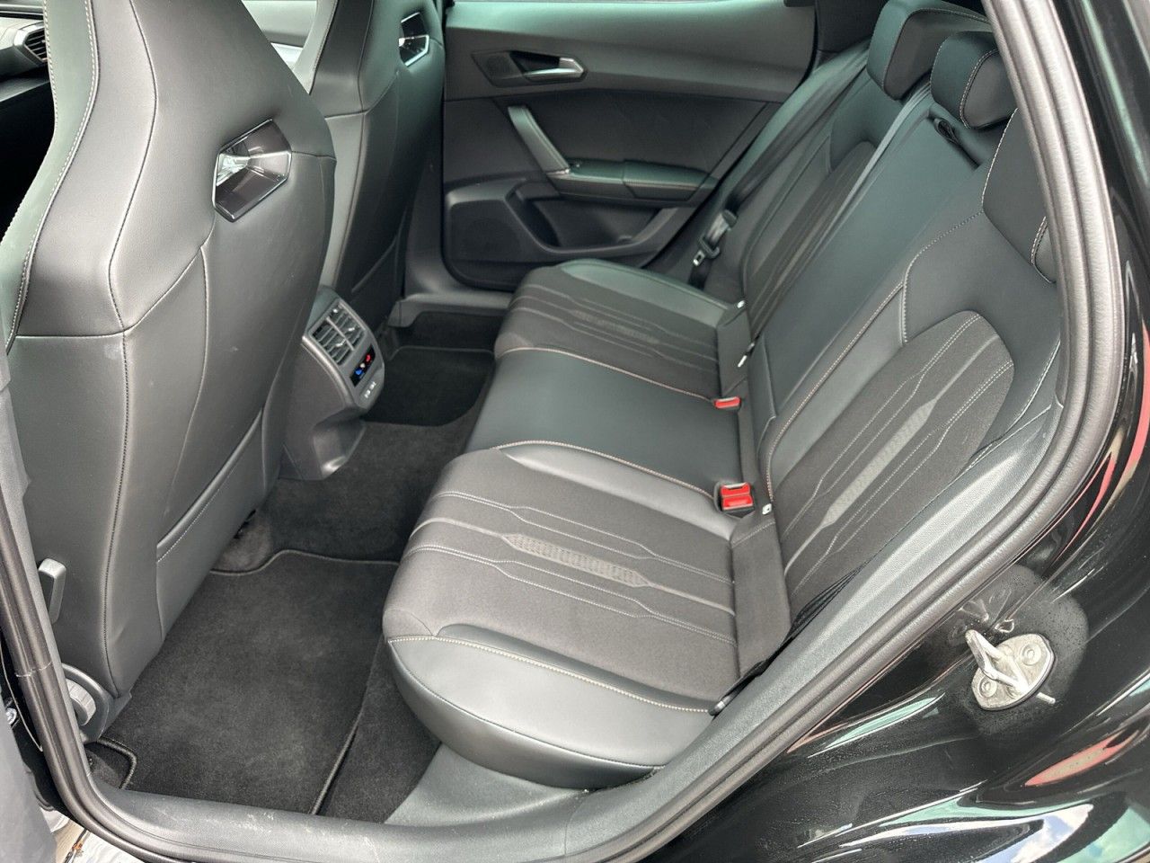 Fahrzeugabbildung CUPRA Formentor VZ 2.0 TSI 4Drive 310 PS DSG