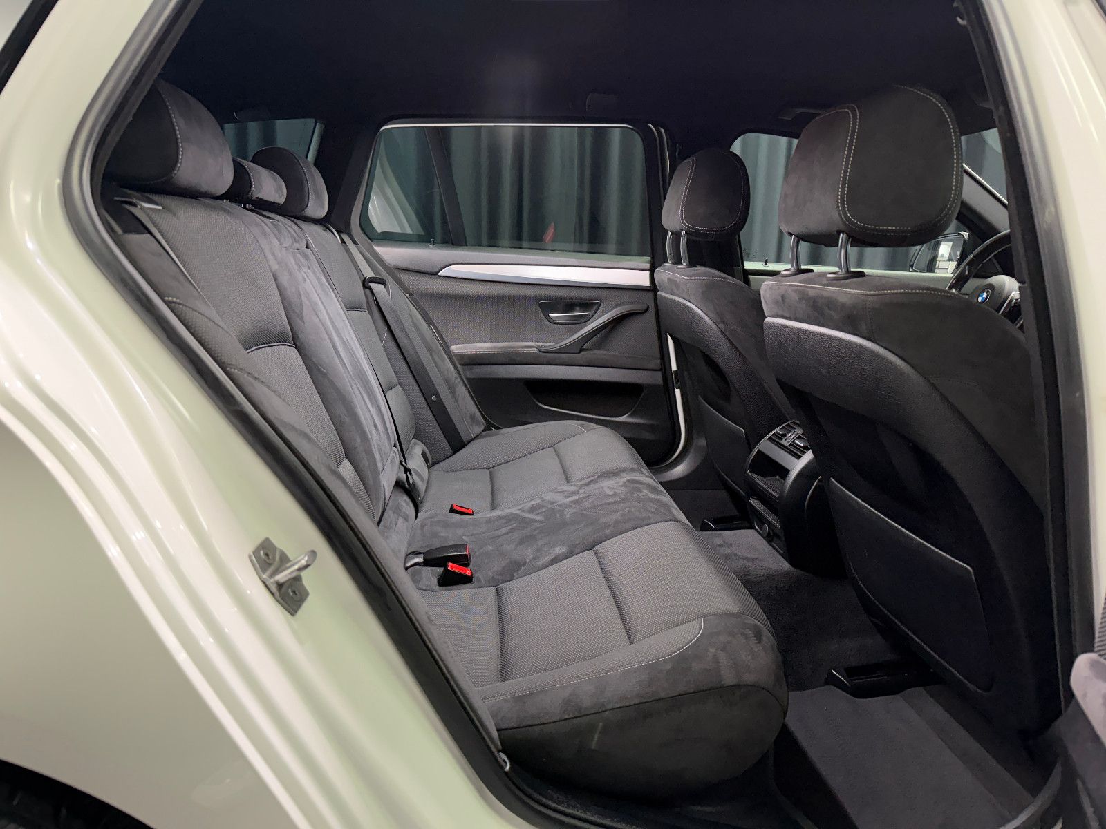 Fahrzeugabbildung BMW 520 d Touring|M-Paket|HIFI|PDC|Komfortzugang
