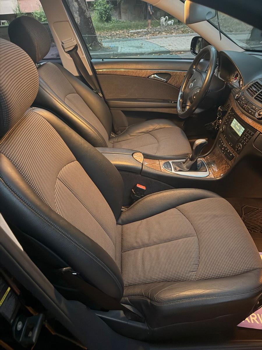 Mercedes-Benz E220 2006 — photo 12