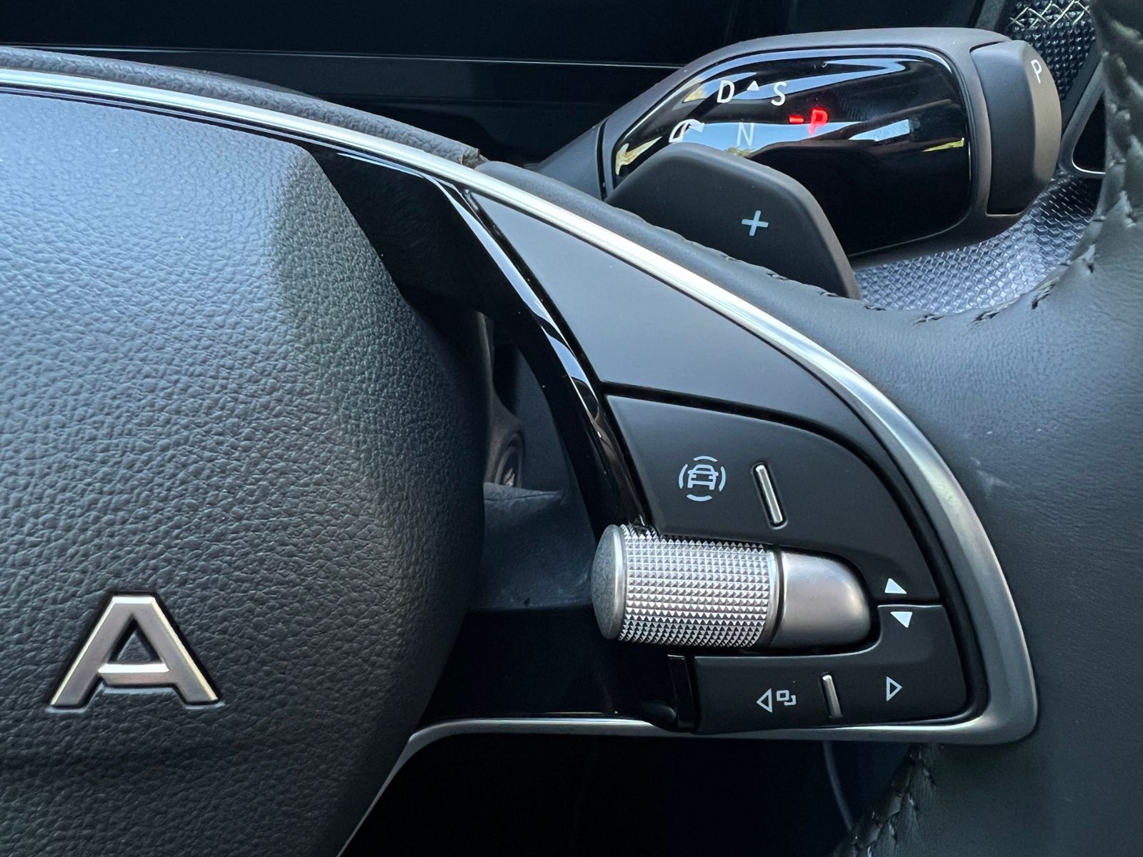 Fahrzeugabbildung SKODA Kodiaq Selection 2.0 TDI DSG *AHK,LED,Navi,Panor