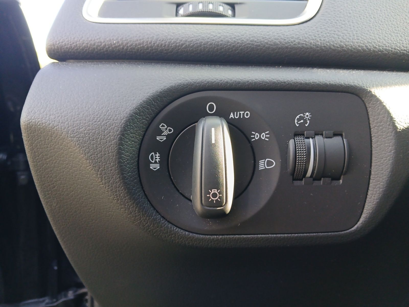 Fahrzeugabbildung Audi Q3 TFSI LED AHK SH