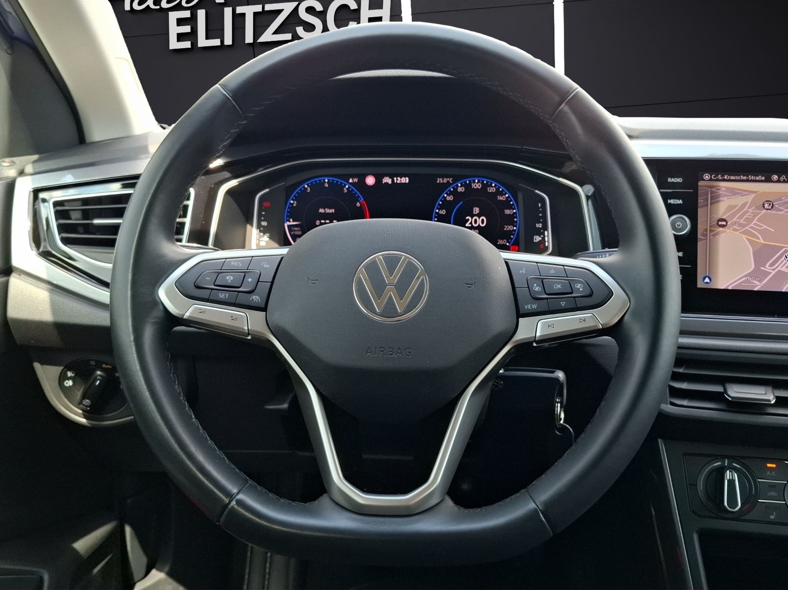 Fahrzeugabbildung Volkswagen Taigo TSI Style Matrix Navi AID ACC PDC SH 17"