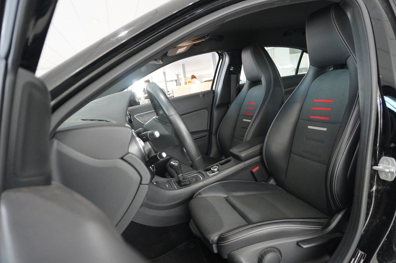Fahrzeugabbildung Mercedes-Benz A 200 CDI AMG LINE NAVI/LED/KAMERA/SPORT/SHZ/PDC