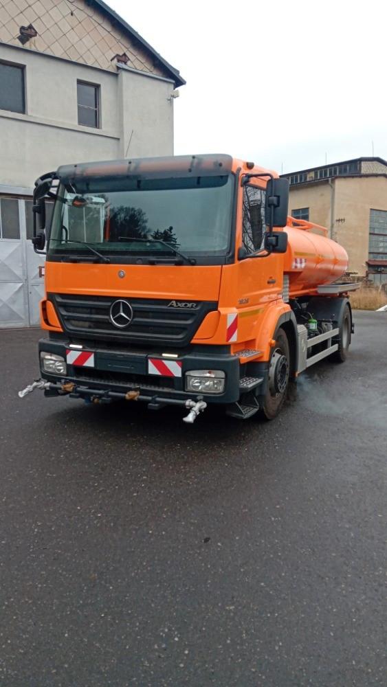 Mercedes-Benz 1829 wasser spritz