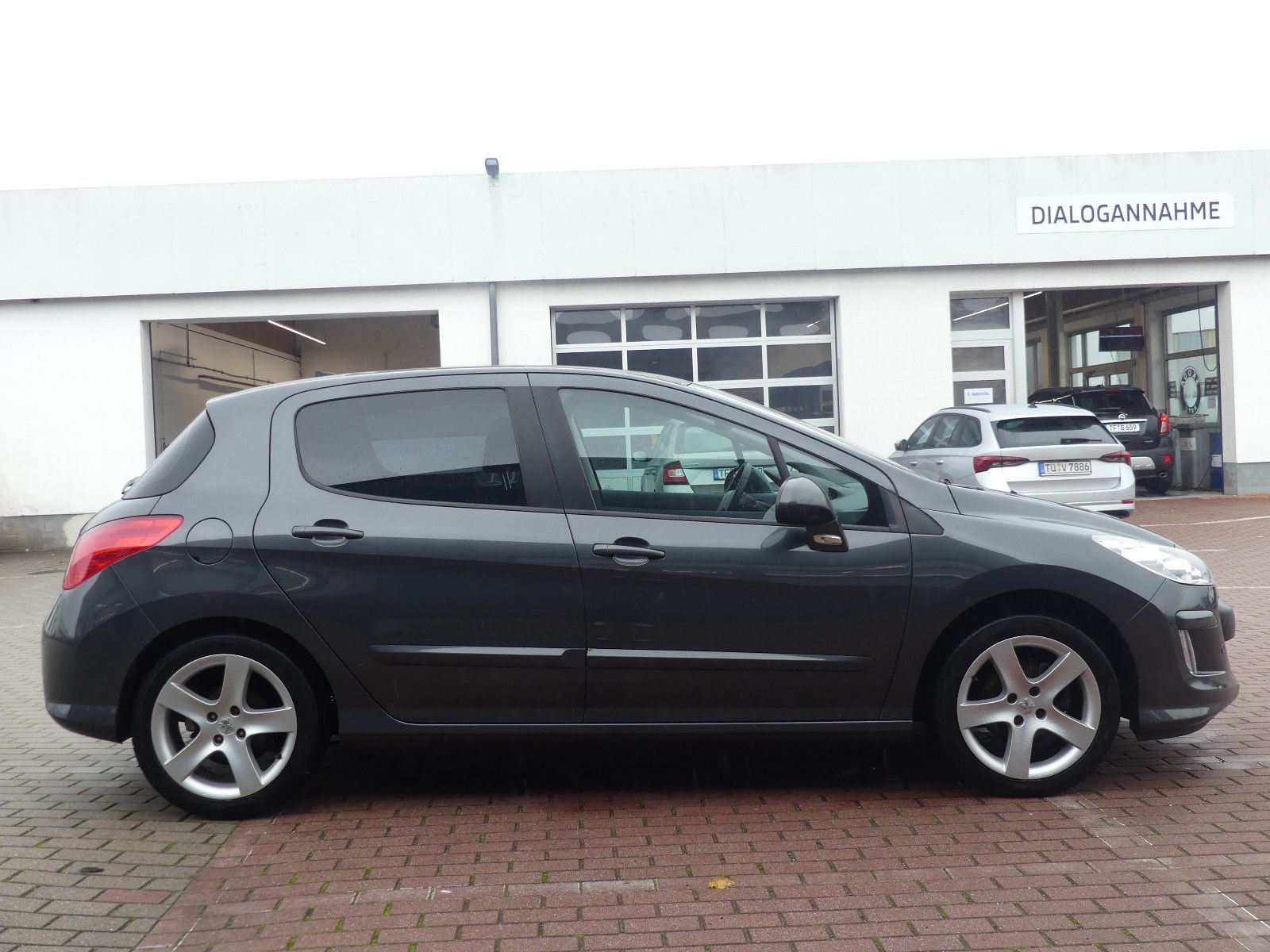 Fahrzeugabbildung Peugeot 308 Sport Plus 150 THP *PDC*SITZHZG*PANO*LM*GRA*