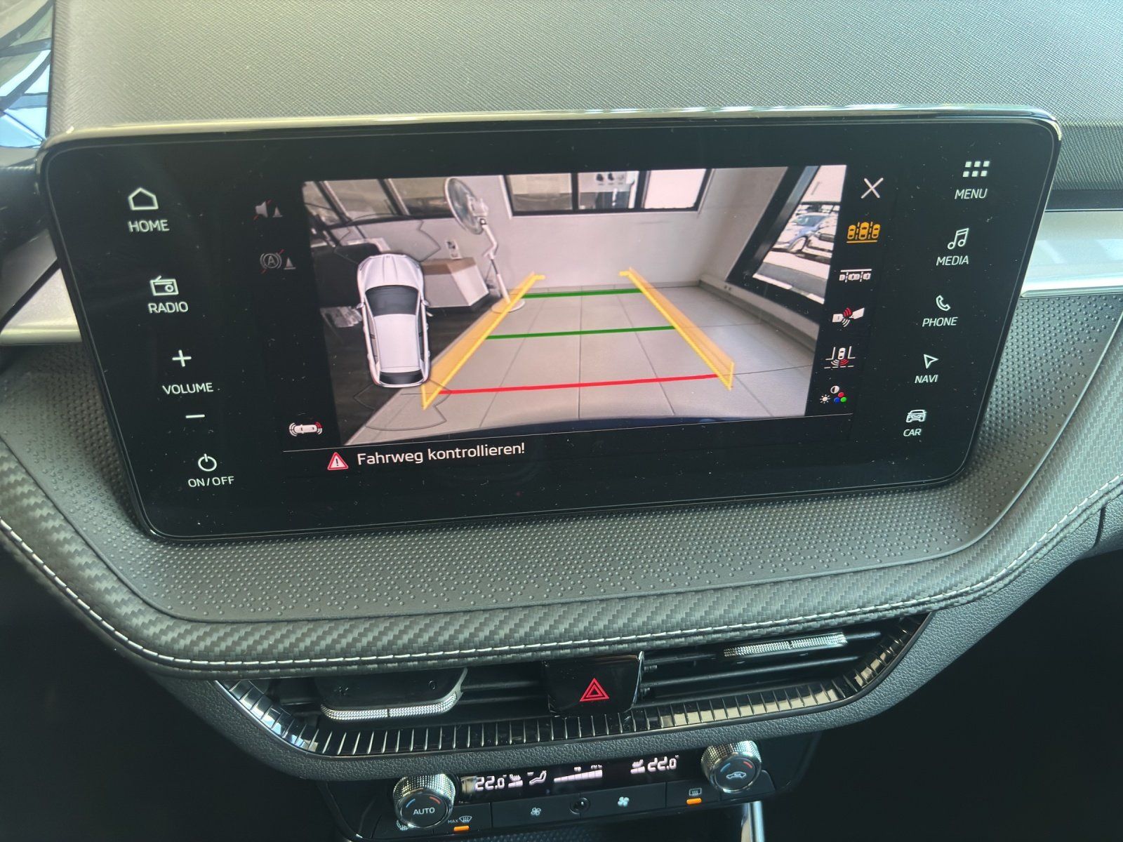 Fahrzeugabbildung SKODA Fabia 130 1,5 TSI 130 kW DSG NAVI/MATRIX/ACC/50L