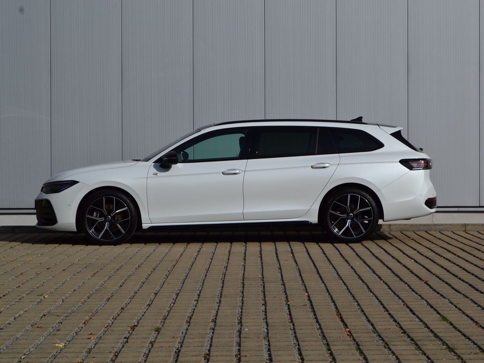 Passat Variant 2.0 TDI 193 PS 4M DSG R-Line Sign