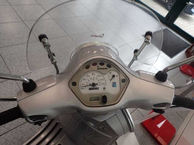 Fahrzeugabbildung Piaggio Vespa LX 125 E3