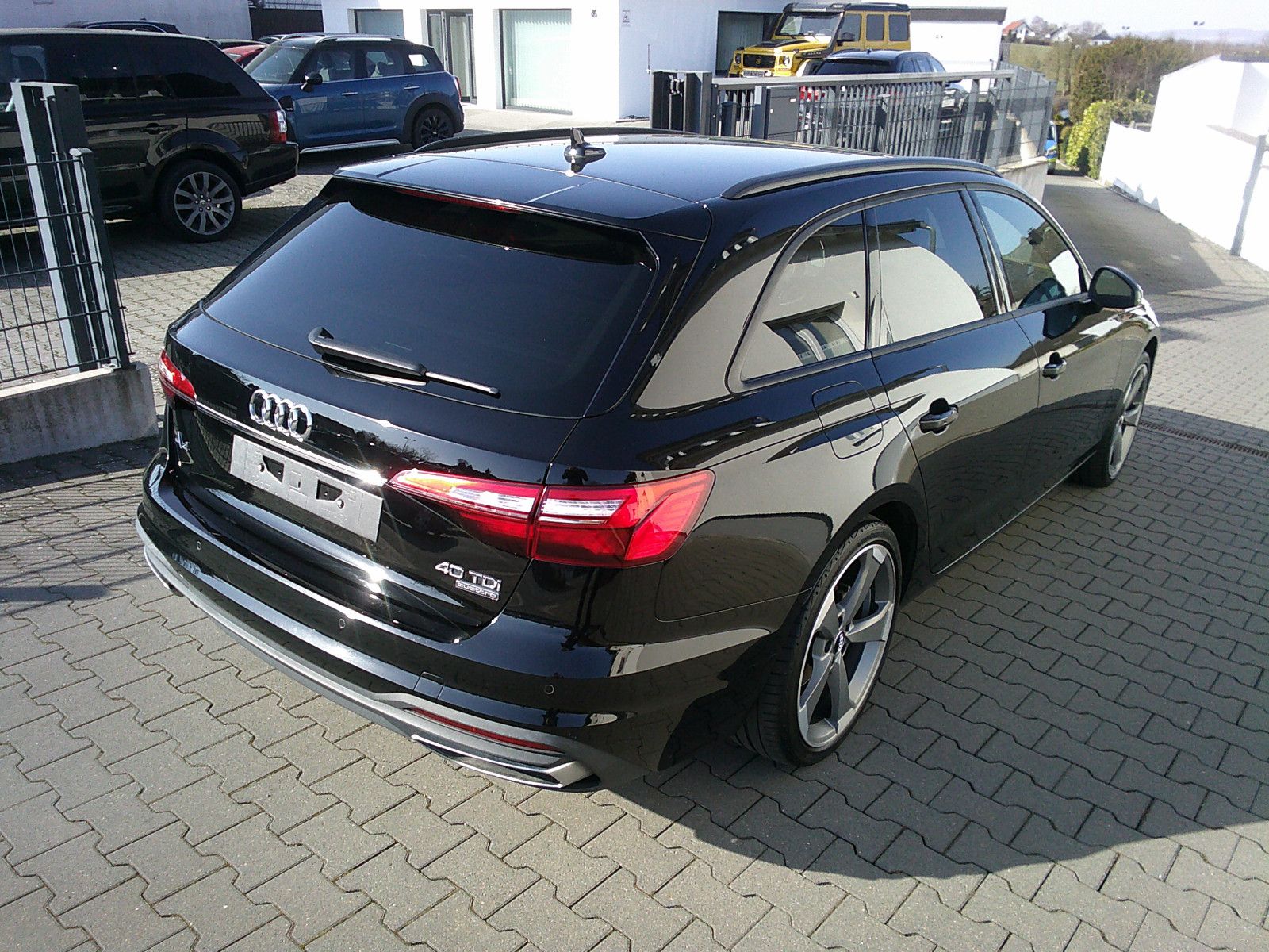 Fahrzeugabbildung Audi A4 Avant 40 TDI quattro S-Line