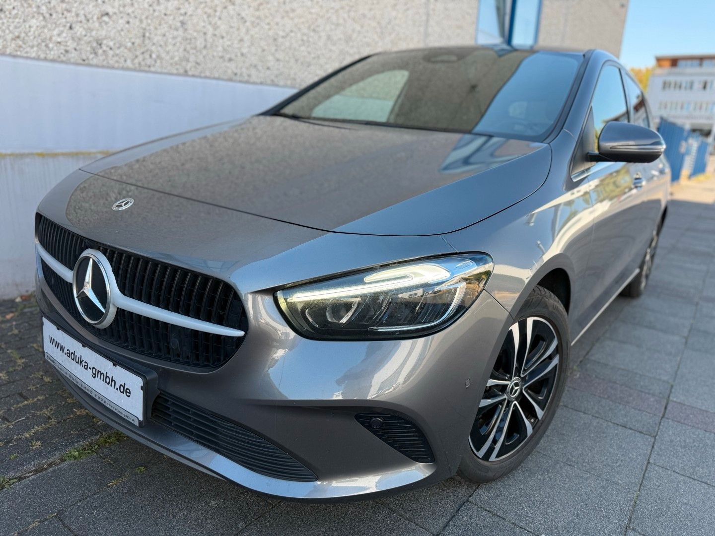 Mercedes-Benz B 250 e DCT LED CarPlay Kamera Anhängerkupplung imagem 3