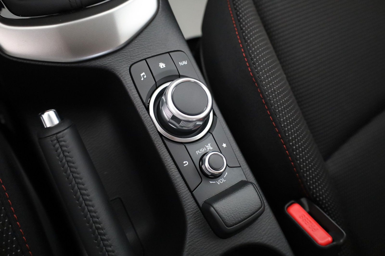 Fahrzeugabbildung Mazda 2 Lim. Homura Navi,Kamera,SH,PDC,Apple CarPlay
