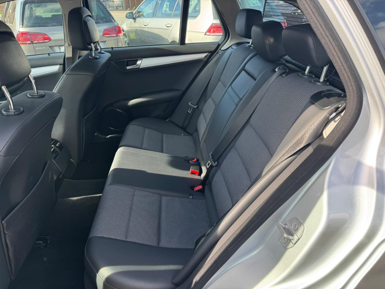 Mercedes-Benz C 220CDI AUTOMATIK/TÜV/AHK/NAVI/LEDER/KLIMA