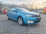 Skoda Rapid Spaceback Drive Xenon PDC Klimaautomatik - Skoda Rapid Drive mit Benzin-Antrieb