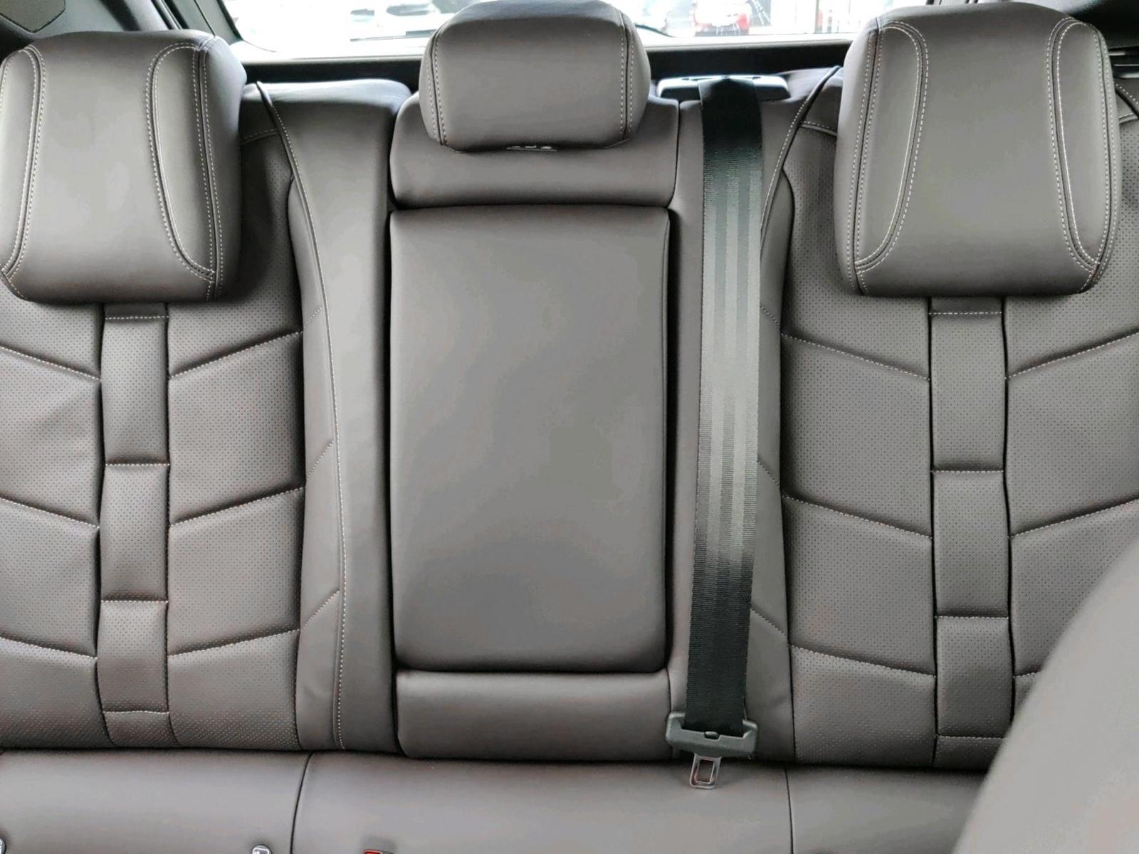 DS Automobiles N°4 ÉTOILE + Nappa BlueHDi 131 PS