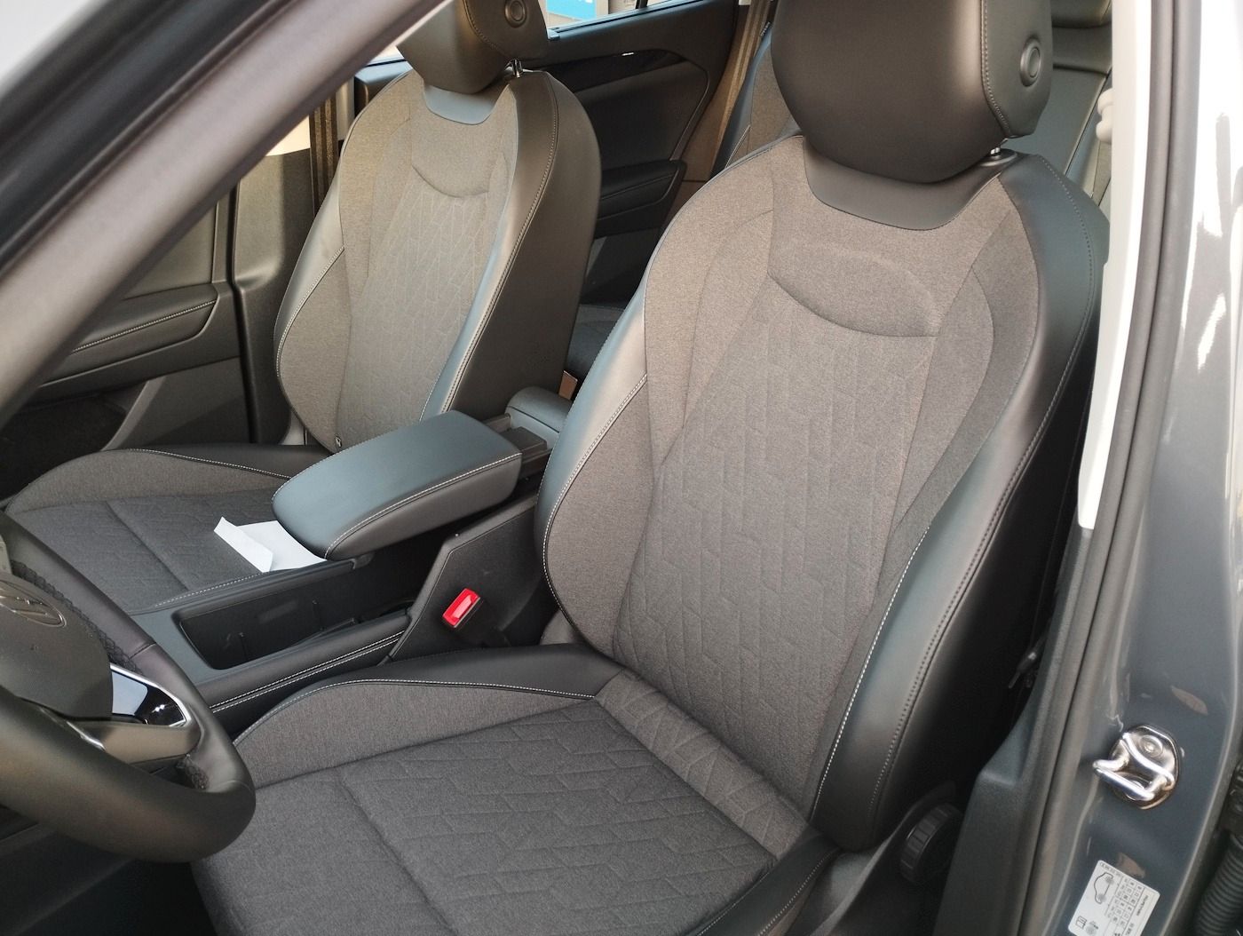 Fahrzeugabbildung Volkswagen Tayron 2.0 4Motion NEU64T 7-Sitzer Matrix AHK DC