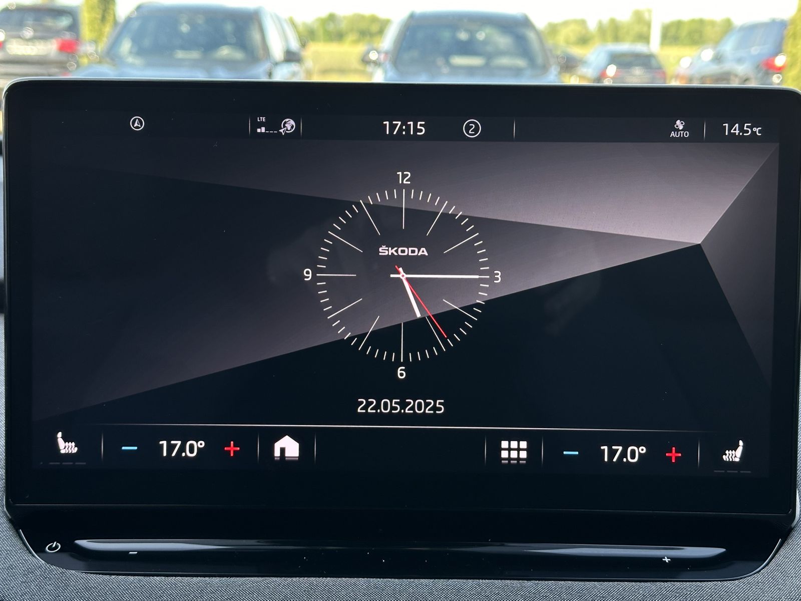 Fahrzeugabbildung SKODA Enyaq 80 Loft NAV+LED+ACC+VCOCKPIT+CARPLAY+20ZO
