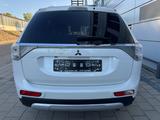 Mitsubishi Outlander Plus 4WD*AT*Navi*7Sitzer* - gebrauchte Mitsubishi Outlander aus dem Jahr 2014