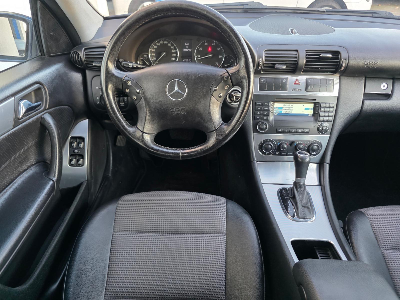 Mercedes-Benz C200 2005 — interior