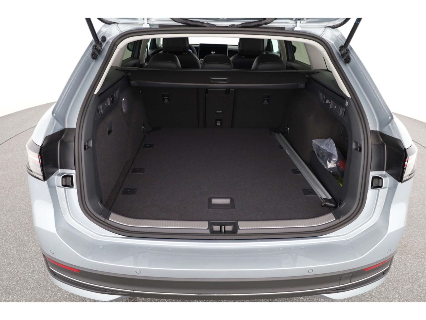 Volkswagen Passat - Bild 13