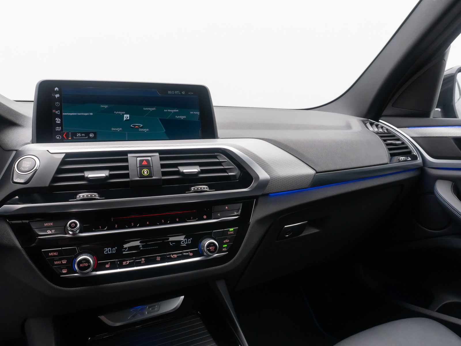 Fahrzeugabbildung BMW X3 xD20d M Sport Alarm HiFi GeschwindigRe 19Zoll