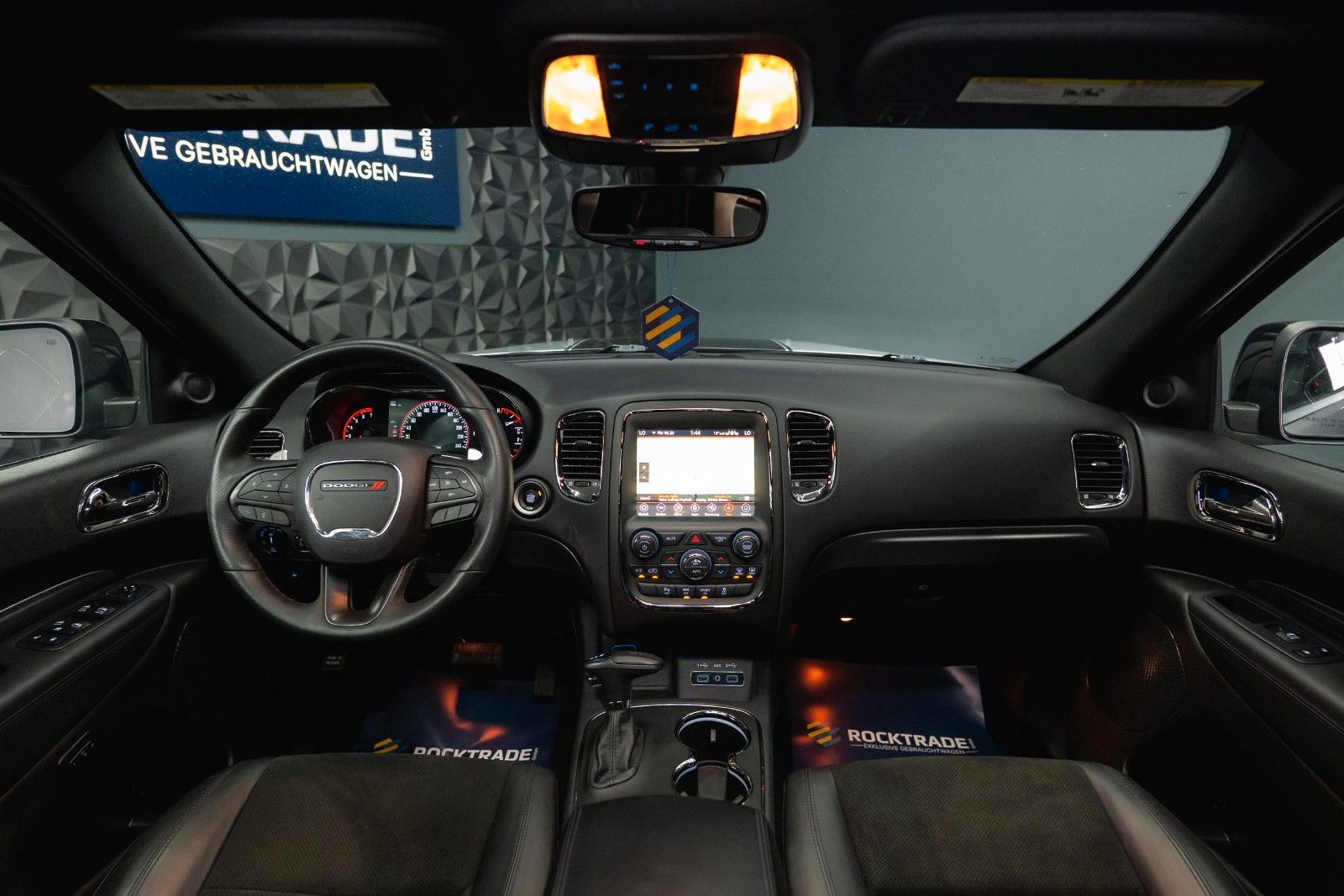 Fahrzeugabbildung Dodge Durango 5.7 V8 R/T 4x4 Night-Paket *7 Sitze*19%*