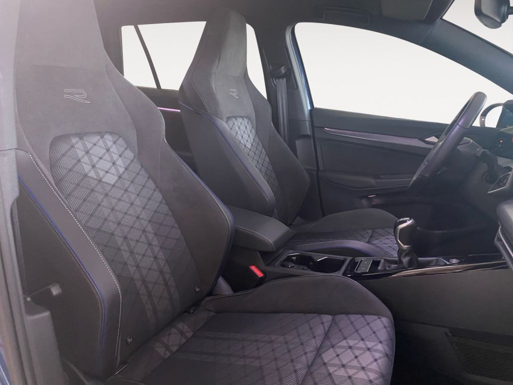 Fahrzeugabbildung Volkswagen Golf Variant R-Line 5 Jahre NW Garantie IQ.Light